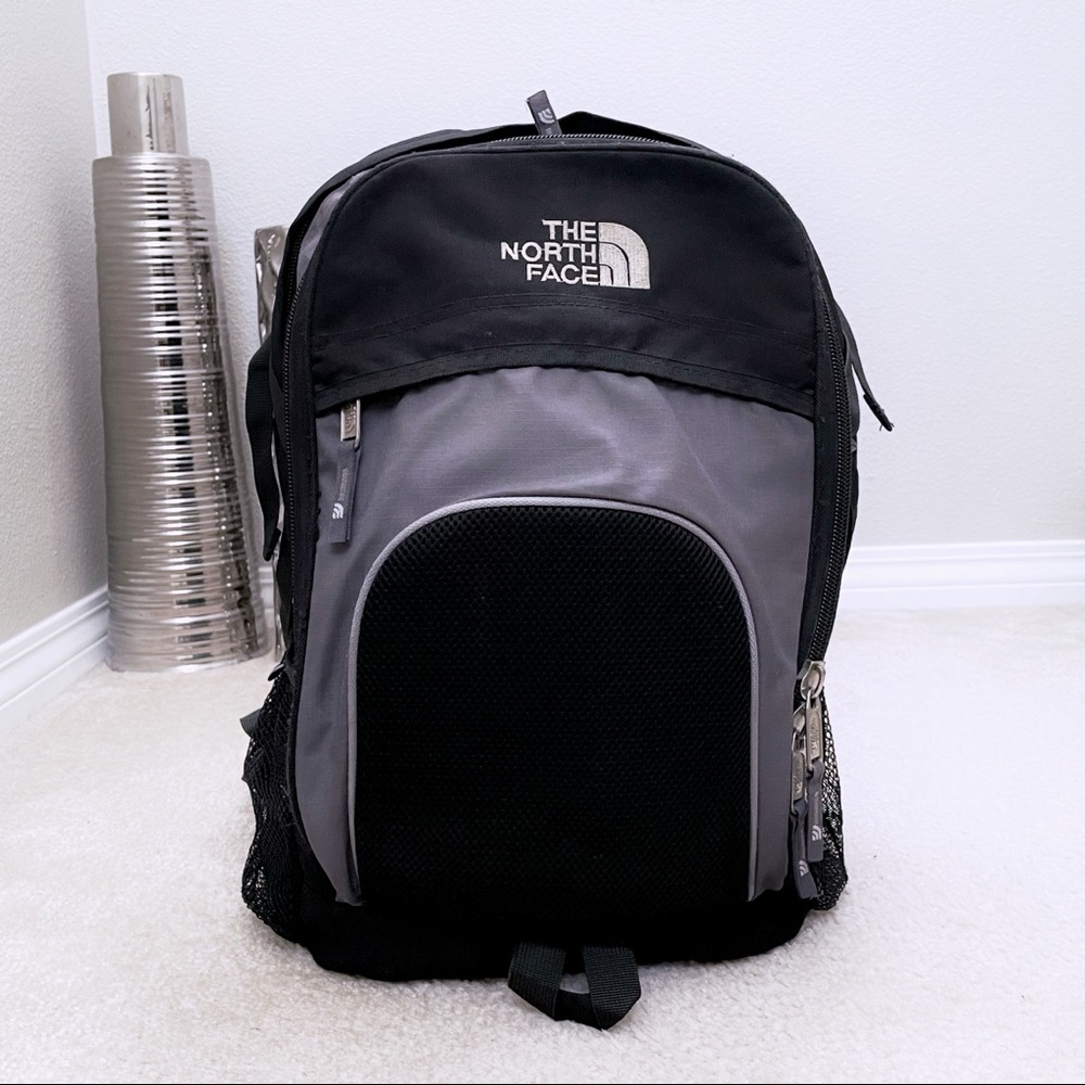 THE NORTH FACE Black & Gray Backpack